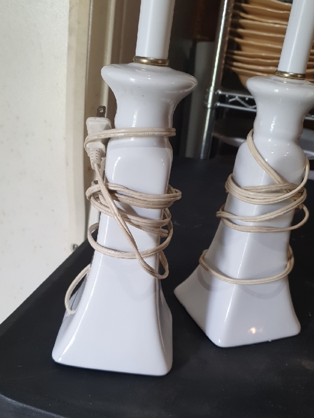 Ceramic White Table Lamp with Glossy Finish - Picture 2 of 7